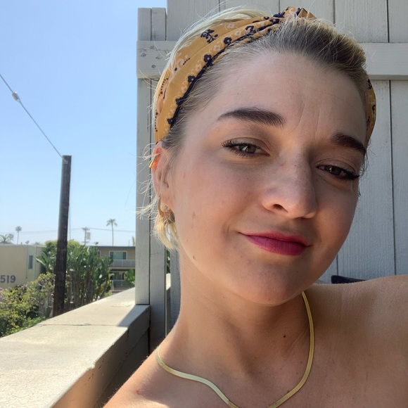 Meet your posher, Carey! - Picture 1 of 4